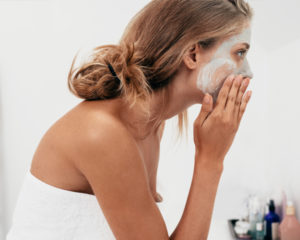 5-common-facial-cleansing-mistakes-myths